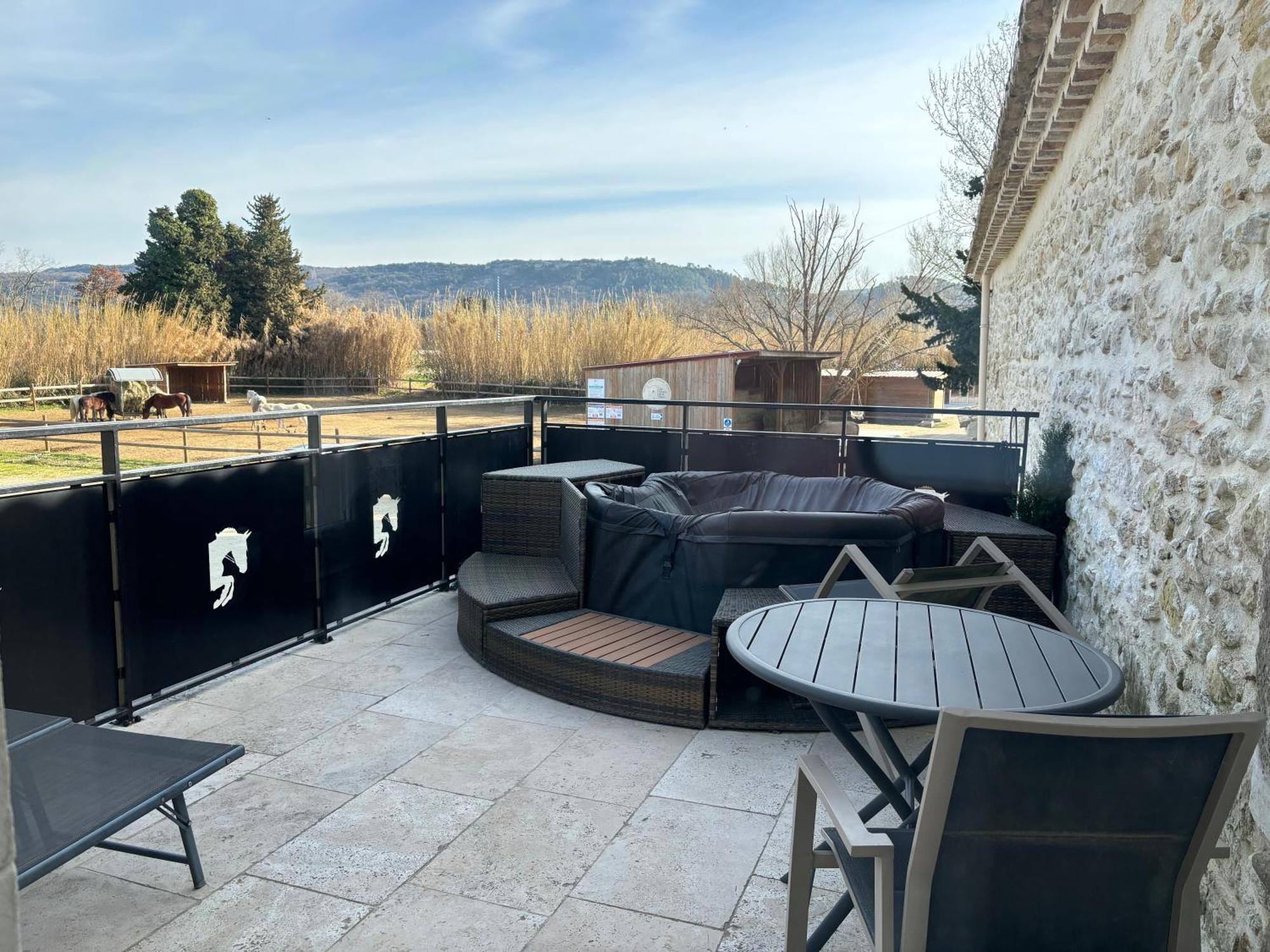 La Petite Plaine Hotel Clansayes ภายนอก รูปภาพ