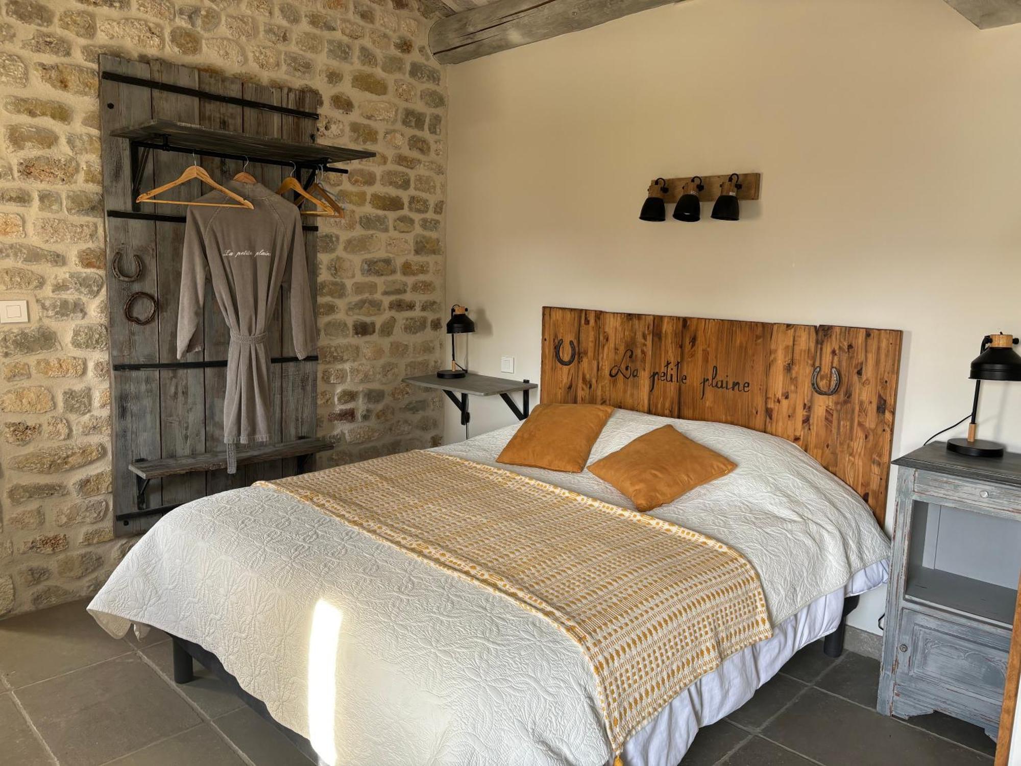 La Petite Plaine Hotel Clansayes ภายนอก รูปภาพ